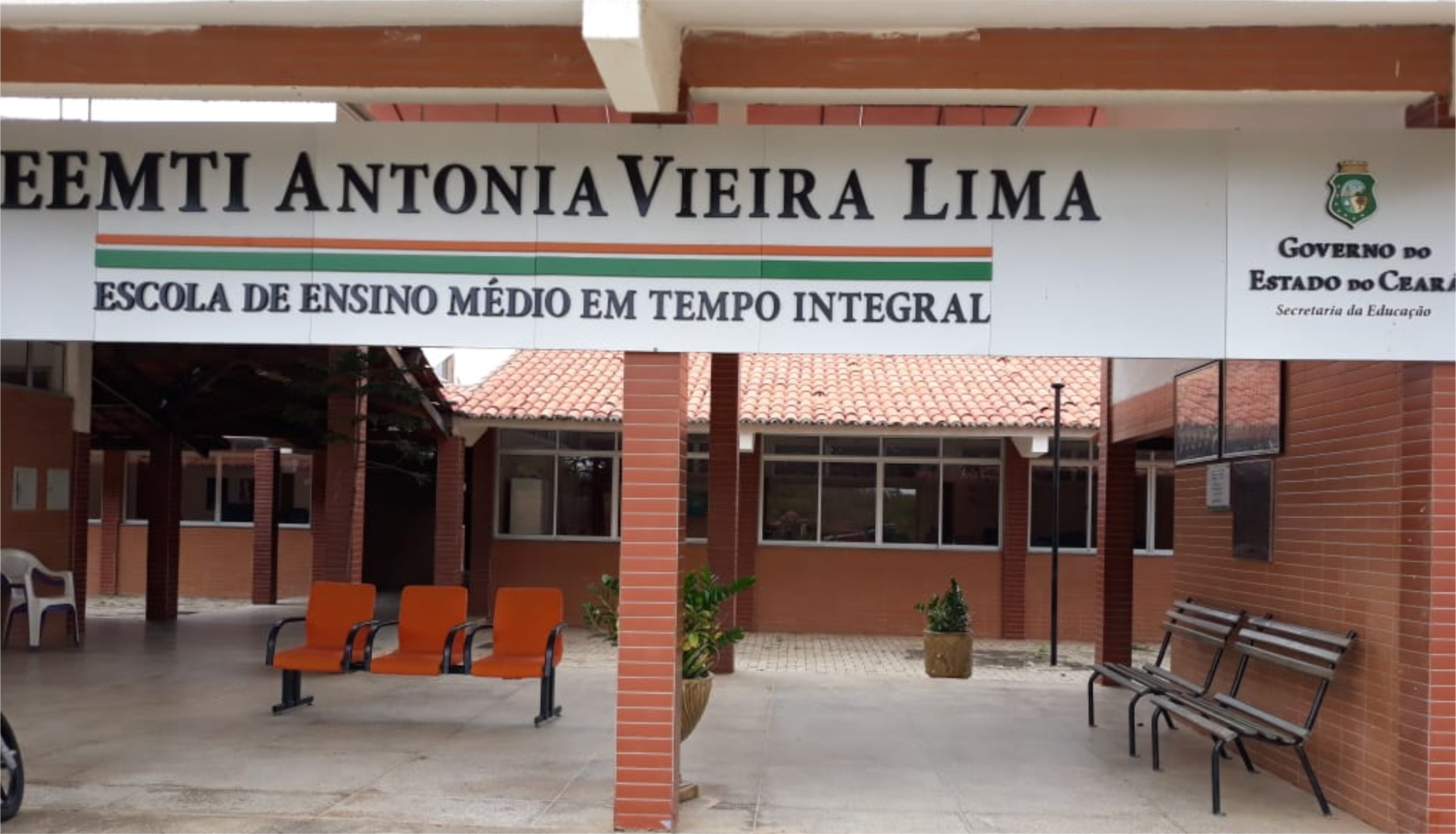 Fachada da Escola