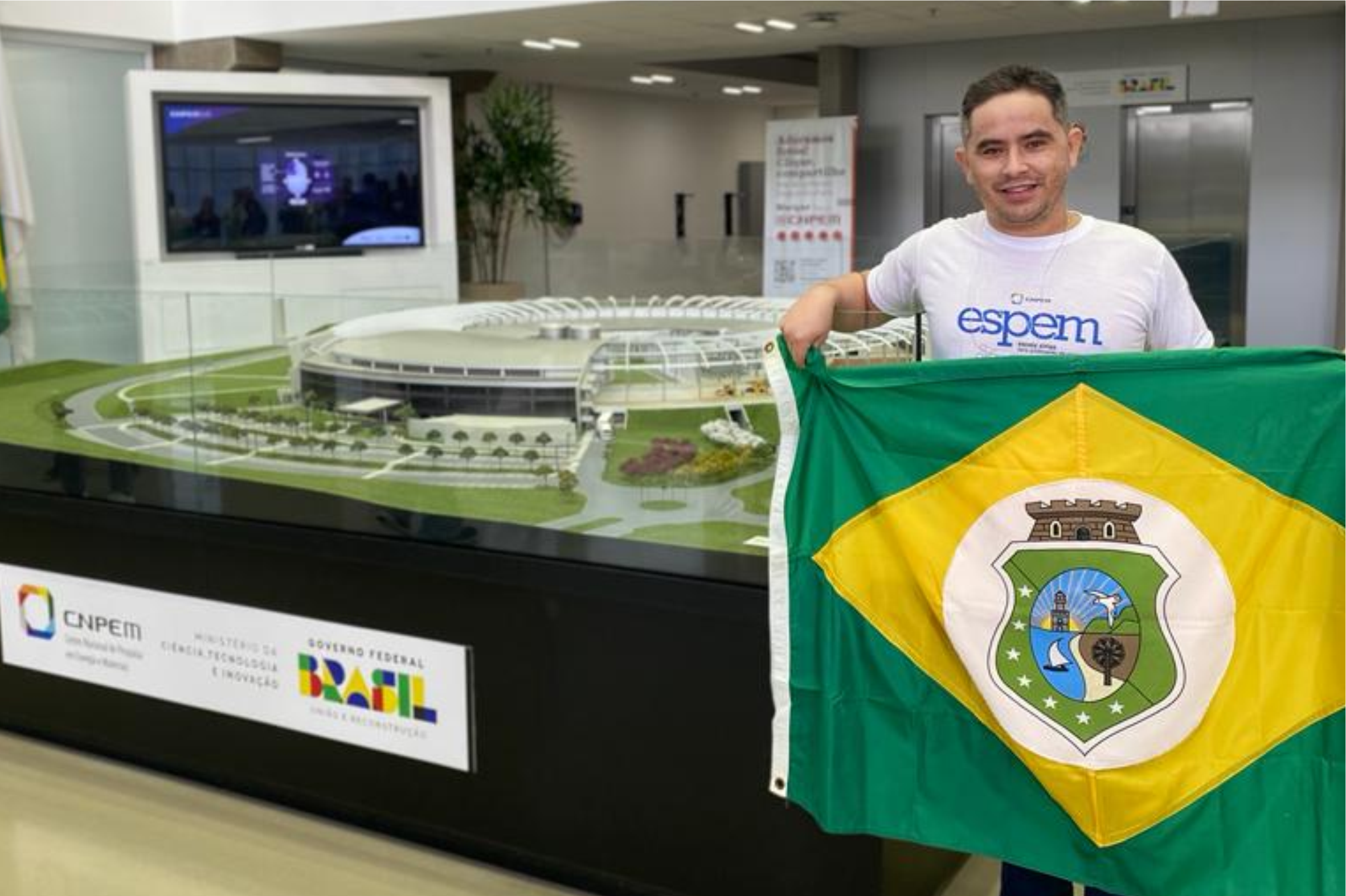 Professor da Crede 15 representa o Ceará na 5ª edição da Escola Sirius no CNEPM em Campinas-SP